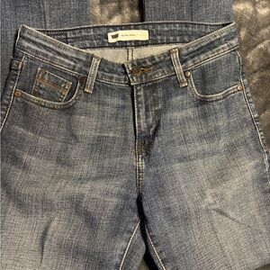 Levi’s mid rise, skinny, Jeans great condition pressed looking for a home